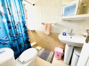 Bilik mandi di Safari Home with Wi Fi Hurghada center