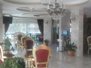 Posezení v ubytování Grand Ezel Hotel