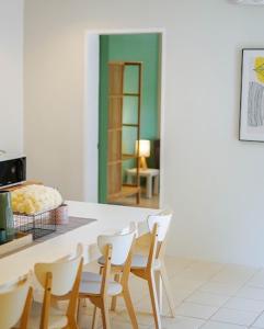 Posezení v ubytování Emerald Manor Hotel