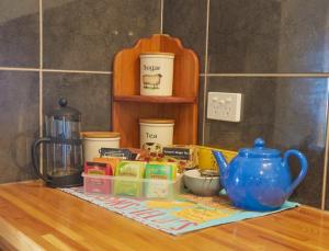 GOLDFIELDS STUDIO APARTMENT, Beaconsfield - Fully Self-contained, air-conditioning的咖啡和沏茶工具
