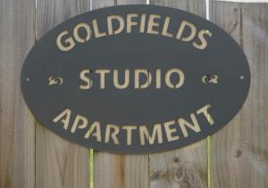 GOLDFIELDS STUDIO APARTMENT, Beaconsfield - Fully Self-contained, air-conditioning的证书、奖牌、标识或其他文件