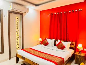 Postel nebo postele na pokoji v ubytování Hotel Park Pride Pitampura New Delhi, Couple Friendly