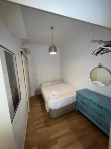 Krevet ili kreveti u jedinici u okviru objekta Comfortable flat in Paseo del Prado Atocha-ALMD8