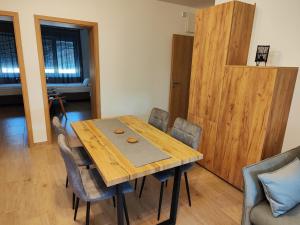 Posezení v ubytování SzeCu Apartmanház