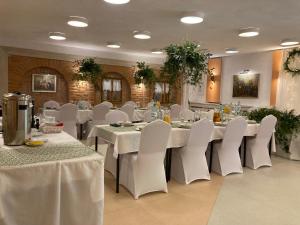 Restaurace v ubytování Centrum Wypoczynku ODYS + 37 fotografií