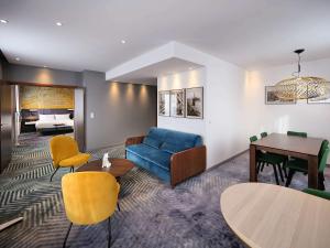 Posedenie v ubytovaní Mercure Warszawa Grand