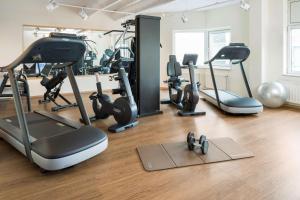 Fitness centrum a/nebo fitness zařízení v ubytování NH Dresden Neustadt + 37 fotografií