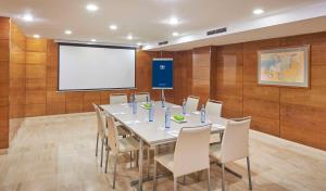 Zona de negocis o sala de conferències de NH Barcelona Eixample