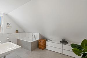 Galeriebild der Unterkunft SEEview Maisonette in direkter Seenähe in Friedrichshafen