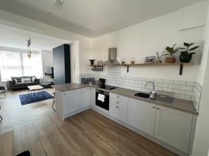 Kuchyň nebo kuchyňský kout v ubytování Cleethorpes - New 2 Bedroom house close to beach