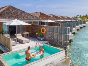 Bazén v ubytování Kagi Maldives Resort & Spa nebo v jeho okolí