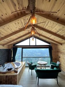 Afbeelding uit fotogalerij van HASTEPE DAĞ EVLERİ in Çamlıhemşin