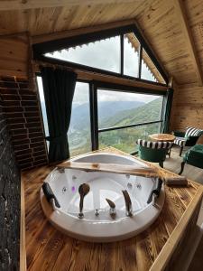 Afbeelding uit fotogalerij van HASTEPE DAĞ EVLERİ in Çamlıhemşin