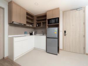O bucătărie sau chicinetă la Laguna SkyPark new brand apartments