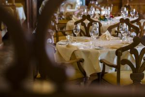 Ein Restaurant oder anderes Speiselokal in der Unterkunft Insel-Hotel Heilbronn 