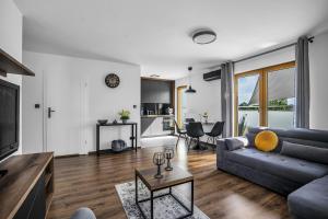 Кът за сядане в Konstancin-Jeziorna Modern Apartment