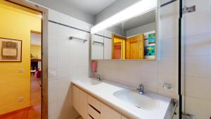 Ένα μπάνιο στο Champagna 5 +44 φωτογραφίες