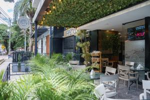 Bangunan di mana terletaknya hotel