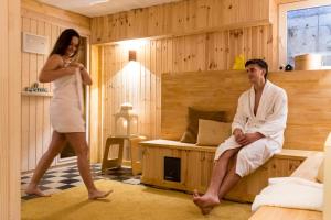 Gæster der bor på VillaEnzo - ELEGANT HERENHUIS - 14P - 6SLPK - SAUNA - INFRAR CABINE - OFYR BBQ - 15MIN Maastricht