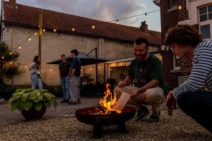 Gæster der bor på VillaEnzo - ELEGANT HERENHUIS - 14P - 6SLPK - SAUNA - INFRAR CABINE - OFYR BBQ - 15MIN Maastricht