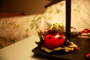 シャティヨンにあるRelais Des Elfesの小さなおもちゃの虫