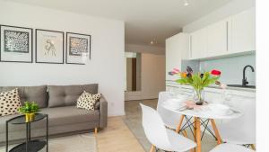 Η κουζίνα ή μικρή κουζίνα στο Apartament Baltic Garden&Sztutowo