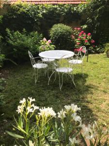 Vonkajšia záhrada v ubytovaní LE JARDIN D'ALEXANDRE
