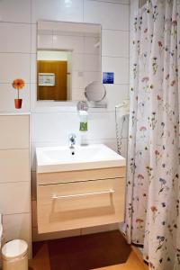 Bilik mandi di Hotel Faxe Schwarzwälder Hof