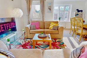 Χώρος καθιστικού στο Super Quiet 4 Bed Family House in Gravesend +36 φωτογραφίες
