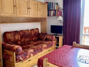 Posezení v ubytování Studio cosy pour 4 pers avec balcon - Alpe d'Huez, quartier de l'Eclose, proche commerces et pistes - FR-1-405-336 + 4 fotografie