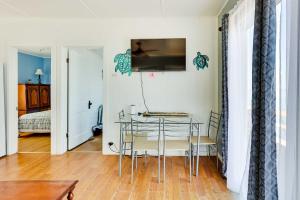 Photo de la galerie de l'établissement Scenic Geneva Cottage with Lake Erie Beach Access!, à Geneva