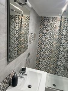 Ένα μπάνιο στο punto house leopardi