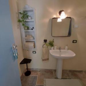 Kylpyhuone majoituspaikassa Sa mantrinica casa vacanze