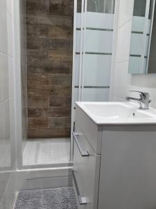 Łazienka w obiekcie Studio/Bourget/CDG/Villepinte