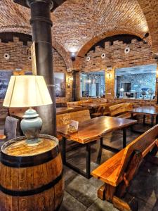 Posezení v ubytování In Spirit, hotel v Rožnovském pivovaru - Pivní Lázně, Wellness & Čokoládovna
