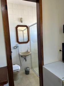 Ванна кімната в Suíte no centro de Angra dos Reis - 13
