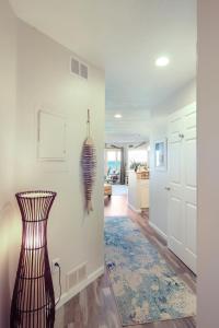 Φωτογραφία από το άλμπουμ του Beachside 108 with Pool Hot Tub and Direct Beach Access σε Traverse City