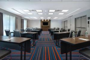 Konferenční prostory v ubytování Hampton Inn & Suites Yonkers + 16 fotografií