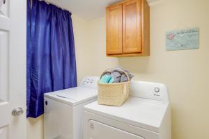 Fotografija u galeriji objekta 10 Mi to Sugar Mtn Bluebird Cottage in Newland u gradu Newland