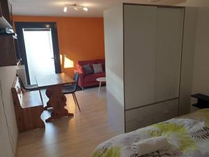 Fotografie z fotogalerie ubytování Studio agréable avec accès indépendant. v destinaci Yverdon-les-Bains