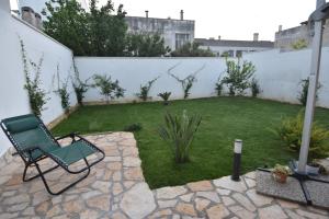 A garden outside Casa Romeo Még 34 kép