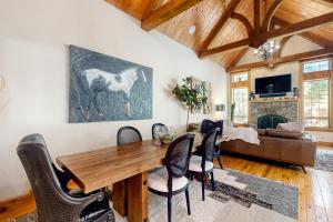 Galeriebild der Unterkunft Gorge View Chalet in Bend