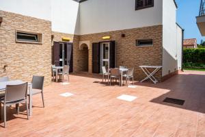 Patio nebo venkovní prostory v ubytování Villa Calliope Pool sea View