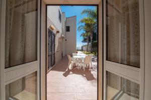 Patio nebo venkovní prostory v ubytování Villa Calliope Pool sea View