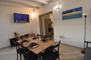 A television and/or entertainment centre at Casa Romeo