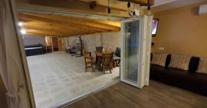 MolnáriにあるJoy's apartman Molnáriのギャラリーの写真 +33枚の写真