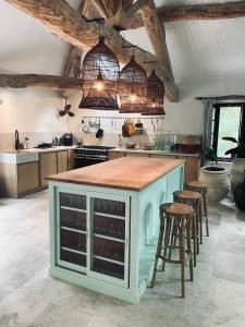 Η κουζίνα ή μικρή κουζίνα στο Maison de charme +33 φωτογραφίες