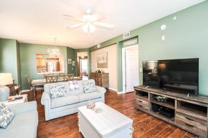 TV/trung tâm giải trí tại Seaside at Anastasia F105