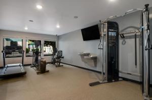 Fitness centrum a/nebo fitness zařízení v ubytování WoodSpring Suites Olympia - Lacey