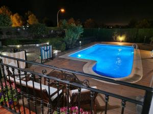 Fotografie z fotogalerie ubytování Chalet con piscina en Liria v destinaci Lliria